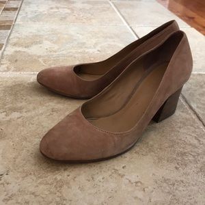 Size 7.5 chunky tan heels